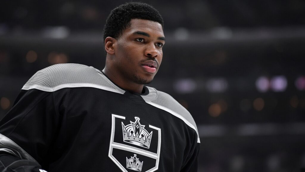 Quinton Byfield in LA Kings jersey with crown logo